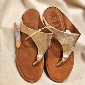 NWT Rose Gold Banda Fitflops size 6